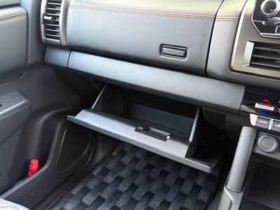 �g���C�g���@�V�����Îԁ@R6�N2��������{��14�N�Ԃ�ɔ̔����ꂽ�ײ�ݡW���ނ�5�l���Ť2.4L�ި�������޴ݼ�݂�6��AT�𓋍ڡ�����́�9�������پ��TV��360���׳���������e-����(ڰ�ް��ڰ��ڰ�ް�ٰ��)��LEDͯ��ײā��v��ܰ���&˰����18�����Ё��ޯ��ײŰ�Ȃǂ𑕔����߼�ݶװ���߰��ܲ�!