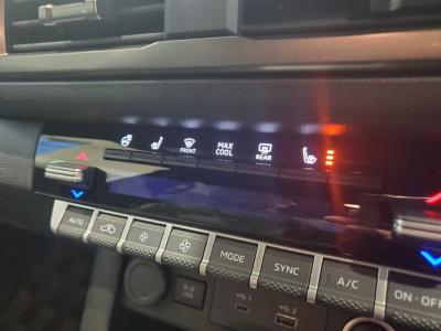 �g���C�g���@�V�����Îԁ@R6�N2��������{��14�N�Ԃ�ɔ̔����ꂽ�ײ�ݡW���ނ�5�l���Ť2.4L�ި�������޴ݼ�݂�6��AT�𓋍ڡ�����́�9�������پ��TV��360���׳���������e-����(ڰ�ް��ڰ��ڰ�ް�ٰ��)��LEDͯ��ײā��v��ܰ���&˰����18�����Ё��ޯ��ײŰ�Ȃǂ𑕔��