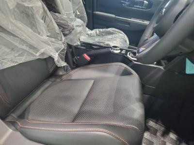 �g���C�g���@�V�����Îԁ@R6�N2��������{��14�N�Ԃ�ɔ̔����ꂽ�ײ�ݡW���ނ�5�l���Ť2.4L�ި�������޴ݼ�݂�6��AT�𓋍ڡ�����́�9�������پ��TV��360���׳���������e-����(ڰ�ް��ڰ��ڰ�ް�ٰ��)��LEDͯ��ײā��v��ܰ���&˰����18�����Ё��ޯ��ײŰ�Ȃǂ𑕔��