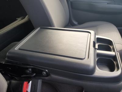 �L�����o���@�V�����Îԁ@R4�N2����ϲŰ��ݼނŎԖ������݂ɕύX��V�^2.4L�ި�������޴ݼ�݂�7��AT��V���ڡ����̪�����ƭ��١6�l������߂ő����́��ϰ�ުݼ���ڰ�����ڽ����ܰ����ނق���߼�݂́�����n�d�l(���˰���F���˰����d���i�[ү��ޱ�װ&�װ˰��)����ײ�޼�&�ײ�ޑ���׽���Ը�װ��CD���߁�ETC�Ȃǂ��t���Ă��܂��