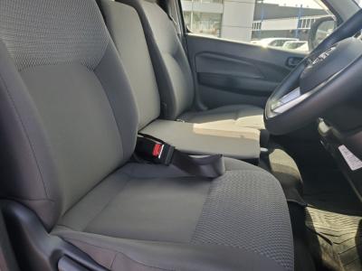 �L�����o���@�V�����Îԁ@R4�N2����ϲŰ��ݼނŎԖ������݂ɕύX��V�^2.4L�ި�������޴ݼ�݂�7��AT��V���ڡ����̪�����ƭ��١6�l������߂ő����́��ϰ�ުݼ���ڰ�����ڽ����ܰ����ނق���߼�݂́�����n�d�l(���˰���F���˰����d���i�[ү��ޱ�װ&�װ˰��)����ײ�޼�&�ײ�ޑ���׽���Ը�װ��CD���߁�ETC�Ȃǂ��t���Ă��܂��