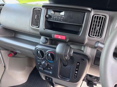 �N���b�p�[�o���@�V�����Îԁ@R6�N3����ϲŰ��ݼނŸد�߰��݂ɉ����CVT���ς�V���ڂ������STOP�ƂŔR���WLTC16.4km/L��V���Ɂ���ڰ�LSD�⤽�����2WD����4WD�LOCK4WD��I���\��3Ӱ��4WD���̗p��ق������́��ϰ�ުݼ���ڰ���������ܰ����ށ���ڽ����ײ�޼���׽��AMFM׼޵��USB�d���ق���߼�݂́����ϯĂȂǂ��t���Ă��܂��