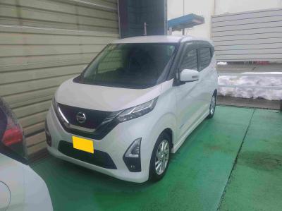 �f�C�Y�@�V�����Îԁ@�����ʲ��د�ނ�V�̗p�����޲�ޡ�V�^�ݼ��&CVT�ŔR���28.6km/L������������޻޲݂�ʲ�������Ł��ϰ�ުݼ���ڰ����������&14�����Ё�LEDͯ��ײā����ذ&�߯�����ā��ޯ���ׁ��ñ�ݸ��Ӻ݂ق���߼�݂́���ذ����پ��TV��ETC���t���Ă��܂��