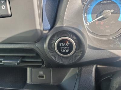 �f�C�Y�@�V�����Îԁ@�����ʲ��د�ނ�V�̗p�����޲�ޡ�V�^�ݼ��&CVT�ŔR���28.6km/L������������޻޲݂�ʲ�������Ł��ϰ�ުݼ���ڰ����������&14�����Ё�LEDͯ��ײā����ذ&�߯�����ā��ޯ���ׁ��ñ�ݸ��Ӻ݂ق���߼�݂́���ذ����پ��TV��ETC���t���Ă��܂��