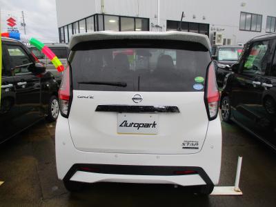 �f�C�Y�@�V�����Îԁ@�����ʲ��د�ނ�V�̗p�����V�^�޲�ޡ�V�^�ݼ��&CVT�ŔR���28.6km/L������������޻޲݂�ʲ�������Ł��ϰ�ުݼ���ڰ����������&14�����Ё�LEDͯ��ײā����ذ&�߯�����ā��ñ�ݸ��Ӻ݂ق���߼�݂́��׳����ޭ�������CD���߁�ETC���t���Ă��܂��