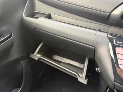 �f�C�Y�@�V�����Îԁ@R5�N9����ϲ��݂��O������߰���Ђ��޻޲݂�ύX���Č���^�ɡ�����ʲ��د�ނ�CVT�ŔR���WLTC23.3km/L��l�C��ʲ������(�V��184.9���~)�ő����́��ϰ�ުݼ���ڰ��C�Ű�����&14�����Ё�LEDͯ��ײā����ذ&�߯�����ā��׳����ޭ��������ñ�ݸ��Ӻ݂Ȃǡ��߼�ݶװ�́��߰�°�݂ł�!