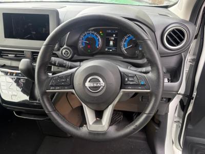 �f�C�Y�@�V�����Îԁ@R5�N9����ϲ��݂��O������߰���Ђ��޻޲݂�ύX���Č���^�ɡ�����ʲ��د�ނ�CVT�ŔR���WLTC23.3km/L��l�C��ʲ������(�V��184.9���~)�ő����́��ϰ�ުݼ���ڰ��C�Ű�����&14�����Ё�LEDͯ��ײā����ذ&�߯�����ā��׳����ޭ��������ñ�ݸ��Ӻ݂Ȃǡ��߼�ݶװ�́��߰�°�݂ł�!