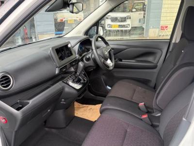 �f�C�Y�@�V�����Îԁ@R5�N9����ϲ��݂��O������߰���Ђ��޻޲݂�ύX���Č���^�ɡ�����ʲ��د�ނ�CVT�ŔR���WLTC23.3km/L��l�C��ʲ������(�V��184.9���~)�ő����́��ϰ�ުݼ���ڰ��C�Ű�����&14�����Ё�LEDͯ��ײā����ذ&�߯�����ā��׳����ޭ��������ñ�ݸ��Ӻ݂Ȃǡ��߼�ݶװ�́��߰�°�݂ł�!