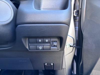 �f�C�Y�@�V�����Îԁ@R5�N9����ϲ��݂��O������߰���Ђ��޻޲݂�ύX���Č���^�ɡ�����ʲ��د�ނ�CVT�ŔR���WLTC21.1km/L��l�C��ʲ������(�V��184.9���~)�ő����́��ϰ�ުݼ���ڰ��C�Ű�����&14�����Ё�LEDͯ��ײā����ذ&�߯�����ā��׳����ޭ��������ñ�ݸ��Ӻ݂Ȃǡ��߼�ݶװ�́���ڰ°�݂ł�!