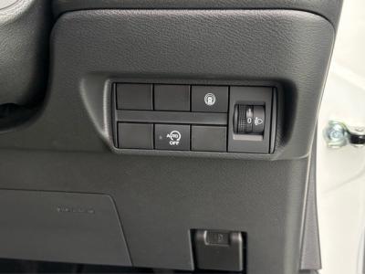 �f�C�Y�@�V�����Îԁ@R5�N9����ϲ��݂��O������߰���Ђ��޻޲݂�ύX���Č���^�ɡ�����ʲ��د�ނ�CVT�ŔR���WLTC23.3km/L��l�C��ʲ�������ő����́��ϰ�ުݼ���ڰ��C�Ű�����&14�����Ё�LEDͯ��ײā����ذ&�߯�����ā��׳����ޭ��������ñ�ݸ��Ӻ݂Ȃǡ��߼�ݶװ�́��߰��ܲĂł�!