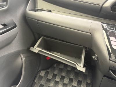 �f�C�Y�@�V�����Îԁ@R5�N9����ϲ��݂��O������߰���Ђ��޻޲݂�ύX���Č���^�ɡ�����ʲ��د�ނ�CVT�ŔR���WLTC23.3km/L��l�C��ʲ�������ő����́��ϰ�ުݼ���ڰ��C�Ű�����&14�����Ё�LEDͯ��ײā����ذ&�߯�����ā��׳����ޭ��������ñ�ݸ��Ӻ݂Ȃǡ��߼�ݶװ�́��߰��ܲĂł�!