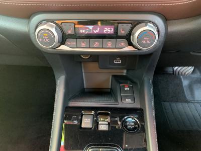 LbNX@VÎԁ@R4N7ɒǉꂽ4WD١1.2Lݼ݂ŔdO2Ӱŋ쓮RWLTC19.2km/L㋉قŁڻް&F˰׳ޭٰװ˰߲ۯāLEDͯײāذACCŰ17Ђق߼݂́ذپTVETCtĂ܂!