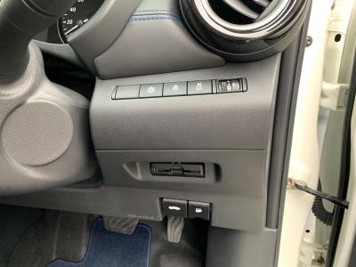 LbNX@VÎԁ@R3N3ɒǉꂽōق̵ï(V311.4~)1.2Lݼ݂Ŕd100%Ӱ쓮RWLTC21.6km/Lïṕ̨Ư17Ёڻް&˰ñݸ˰ق߲ۯāLEDͯײāذAC׳V&ؼުٰװCŰ߼݂́9پTVETCtĂ܂!
