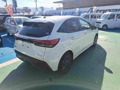 �m�[�g�@�V�����Îԁ@�S��e�߰ܰ��3���ɰġR3�N3���ɒǉ����ꂽ4WD�Ť��Ӱ���͐���14�{�̋쓮�͂ɡ�R���WLTC23.8Km/L!�V��228.8���~�Ł��ϰ�ުݼ���ڰ������ذ�����AC�����ļ��˰�����v�������˰���ق���߼�݂́���ذ��ށ��׳����ޭ����������ؼު��ٰ��װ��LEDͯ��ײā�ETC���t���Ă��܂�!