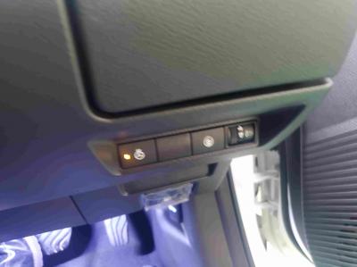 �m�[�g�@�V�����Îԁ@�S��e�߰ܰ��3���ɰġR3�N3���ɒǉ����ꂽ4WD�Ť��Ӱ���͐���14�{�̋쓮�͂ɡ�R���WLTC23.8Km/L!�����́��ϰ�ުݼ���ڰ������ذ&�߯�����ā����AC��ί���׽PKG(F���&�����&�ޱ�װ˰��)�ق���߼�݂́�9�������پ��TV&�ޯ���ׁ�ETC���t���Ă��܂�!