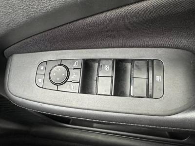 �m�[�g�@�V�����Îԁ@�S��e�߰ܰ��3���ɰġR3�N3���ɒǉ����ꂽ4WD�Ť��Ӱ���͐���14�{�̋쓮�͂ɡ�R���WLTC23.8Km/L!�㋉��ڰ��X�ɂ́��ϰ�ުݼ���ڰ������ذ�����AC��ί���׽PKG(F���&�����&�ޱ�װ˰��)�ق���߼�݂́���ذ��ށ��ޯ���ׁ�ETC���t���Ă��܂�!