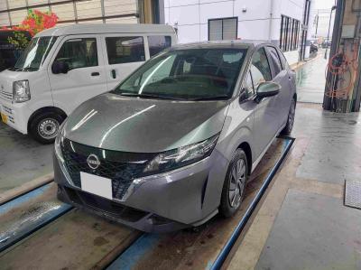 �m�[�g�@�V�����Îԁ@R2�N12����������ݼޡ�d�ʂ͕ς�������ح�ъ��𑝂����޻޲݂ɡ�S��e-��ܰ�Ő������ܰUP��R�������WLTC28.4Km/L!�����́��ϰ�ުݼ���ڰ������ذ&�߯�����ā����AC�ق���߼�݂́���ذ���&�ޯ���ׁ�����n(ܲ�߰�ޱ����F���˰��������˰��)�Ȃǂ��t���Ă��܂�!