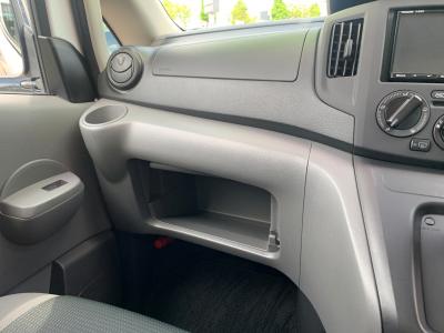 muQOOolbg@VÎԁ@EŔ̔NV200BFFڲĂ1.6L޿ݴݼ݂𓋍ځB׎183mmŤ1Իނ̍ɐςݍ\DX5l߁Íڽ݁ܽÁABSܲ߰ق߼݂́ܰށذށޯׁETCȂǂtĂ܂B