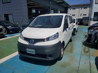 muQOOolbg@VÎԁ@EŔ̔NV200BFFڲĂ1.6L޿ݴݼ݂𓋍ځB׎183mmŤ1Իނ̍ɐςݍ\DX5l߁Íڽ݁ܽÁABSܲ߰ق߼݂́ܰށذށޯׁETCȂǂtĂ܂B