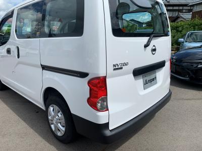 muQOOolbg@VÎԁ@EŔ̔NV200BFFڲĂ1.6L޿ݴݼ݂𓋍ځB׎183mmŤ1Իނ̍ɐςݍ\DX5l߁Íڽ݁ܽÁABSܲ߰ق߼݂́ܰށذށޯׁETCȂǂtĂ܂B