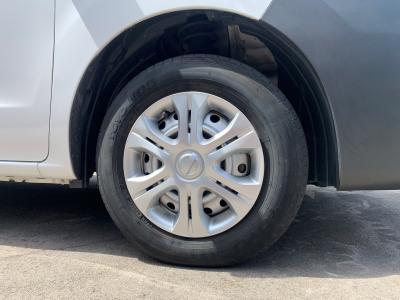 muQOOolbg@VÎԁ@EŔ̔NV200BFFڲĂ1.6L޿ݴݼ݂𓋍ځB׎183mmŤ1Իނ̍ɐςݍ\DX5l߁Íڽ݁ܽÁABSܲ߰ق߼݂́ܰށذށޯׁETCȂǂtĂ܂B