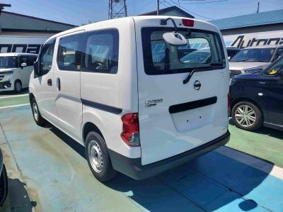 muQOOolbg@VÎԁ@EŔ̔NV200BFFڲĂ1.6L޿ݴݼ݂𓋍ځB׎183mmŤ1Իނ̍ɐςݍ\DX5l߁Íڽ݁ܽÁABSܲ߰ق߼݂́ܰށذށޯׁETCȂǂtĂ܂B