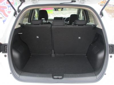 �m�[�g�@�V�����Îԁ@R6�N1����ϲŰ��ݼޡ�޼���VӰ��ݸ��ق��̗p����O�ς�ذƭ��١e-��ܰ�ŔR���WLTC28.4Km/L!�����́�LEDͯ��ײā��ϰ�ުݼ���ڰ������ذ&�߯�����ā����AC��16�����Ԃق���߼�݂́�9�������پ��TV&�ޯ���ׁ�ETC�Ȃǂ��t���Ă��܂�!