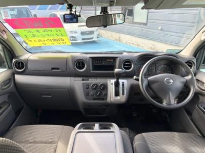 �m�u�R�T�O�L�����o���@�V�����Îԁ@2.5L�ި�������ނ�5��AT�𓋍ڂ�4WD��l�C��6�l���A5�ޱ���ߡH29�N7����ϲŰ��ݼނő�^VӰ��ݸ��ق�����Ͻ��ɕύX������́��ϰ�ުݼ���ڰ�����ڽ����ܰ����ށ�AMFM׼޵����˰���ق���߼�݂́��Ӱ�̨�с����ں�Ȃǂ��t���Ă��܂��
