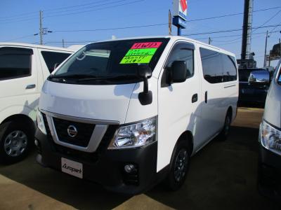 �m�u�R�T�O�L�����o���@�V�����Îԁ@2.5L�ި�������ނ�5��AT�𓋍ڂ�4WD��l�C��6�l���A5�ޱ���ߡH29�N7����ϲŰ��ݼނő�^VӰ��ݸ��ق�����Ͻ��ɕύX������́���ڽ����ܰ����ށ�AMFM׼޵�ق���߼�݂́���ײ�޼���׽��̫�����߂Ȃǂ��t���Ă��܂��
