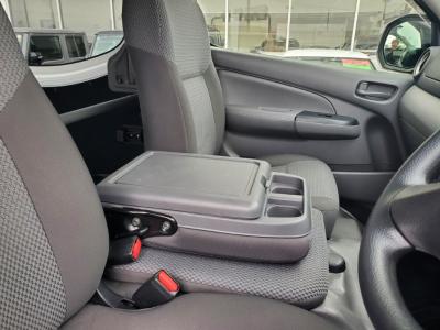 �m�u�R�T�O�L�����o���@�V�����Îԁ@2.5L�ި�������ނ�5��AT�ɽ����ؑւ��߰����4WD�5�ޱ3�l������ߡH29�N7����ϲŰ��ݼނő�^VӰ��ݸ��ق�����Ͻ��ɕύX������́��ϰ�ުݼ���ڰ�����ڽ��F��ܰ����ށ��d���i�[�ޱ�װ�ق���߼�݂́���ײ�޼���׽����ذ���&�ޯ���ׁ�ETC�Ȃǂ��t���Ă��܂��