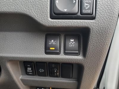 �m�u�R�T�O�L�����o���@�V�����Îԁ@2.5L�ި�������ނ�5��AT�ɽ����ؑւ��߰����4WD�5�ޱ3�l������ߡH29�N7����ϲŰ��ݼނő�^VӰ��ݸ��ق�����Ͻ��ɕύX������́��ϰ�ުݼ���ڰ�����ڽ��F��ܰ����ށ��d���i�[�ޱ�װ�ق���߼�݂́���ײ�޼���׽����ذ���&�ޯ���ׁ�ETC�Ȃǂ��t���Ă��܂��