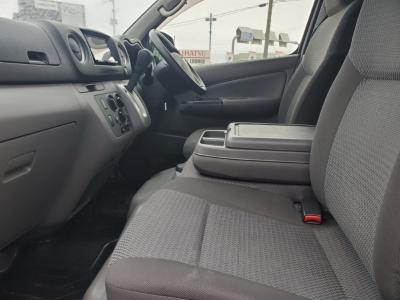 �m�u�R�T�O�L�����o���@�V�����Îԁ@2.5L�ި�������ނ�5��AT�ɽ����ؑւ��߰����4WD�5�ޱ3�l������ߡH29�N7����ϲŰ��ݼނő�^VӰ��ݸ��ق�����Ͻ��ɕύX������́��ϰ�ުݼ���ڰ�����ڽ��F��ܰ����ށ��d���i�[�ޱ�װ�ق���߼�݂́���ײ�޼���׽����ذ���&�ޯ���ׁ�ETC�Ȃǂ��t���Ă��܂��