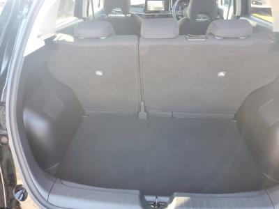 �m�[�g�@�V�����Îԁ@R6�N1����ϲŰ��ݼޡ�޼���VӰ��ݸ��ق��̗p����O�ς�ذƭ��١e-��ܰ�ŔR���WLTC28.4Km/L!�����́�LEDͯ��ײā��ϰ�ުݼ���ڰ������ذ&�߯�����ā����AC��16�����Ԃق���߼�݂́�9����ި���ڲ���ި����׳����ޭ��������޼����װ��ETC�Ȃǂ��t���Ă��܂�!