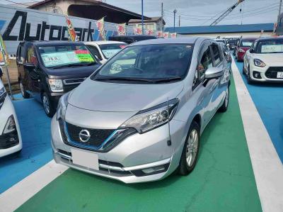 �m�[�g�@�V�����Îԁ@e-POWER��1.2L�ݼ�݂Ŕ��d���100%Ӱ���쓮�ő��s�Ӱ���Ȃ�ł̗͂͋���ڽ��ݽ�̗ǂ������ƗD�ꂽ�Ïl���ŔR���34.0km/L!�㋉��ڰ�ނŁ��ϰ�ުݼ���ڰ�����÷�&�߯�����ā����ؼު�ĸٰ�޺��۰ف����AC��LEDͯ��ײĂق���߼�݂́���ذ��ށ��׳���V����&���ؼު��ٰ��װ���t���Ă��܂�!