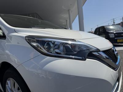 �m�[�g�@�V�����Îԁ@e-POWER�͓��ڂ���1.2L�ݼ�݂Ŕ��d���100%Ӱ���쓮�Ӱ���Ȃ�ł̗͂͋���ڽ��ݽ�̗ǂ������ƗD�ꂽ�Ïl���ŔR���34.0km/L!�������e�́��ϰ�ުݼ���ڰ������ط�&�߯�����ā����AC��15�����Ђق���߼�݂́�CD��ETC�Ȃǂ��t���Ă��܂�!