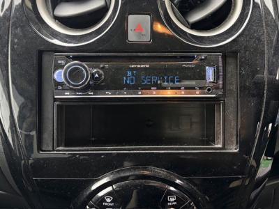 �m�[�g�@�V�����Îԁ@e-POWER�͓��ڂ���1.2L�ݼ�݂Ŕ��d���100%Ӱ���쓮�Ӱ���Ȃ�ł̗͂͋���ڽ��ݽ�̗ǂ������ƗD�ꂽ�Ïl���ŔR���34.0km/L!�������e�́��ϰ�ުݼ���ڰ������ط�&�߯�����ā����AC��15�����Ђق���߼�݂́�CD��ETC�Ȃǂ��t���Ă��܂�!