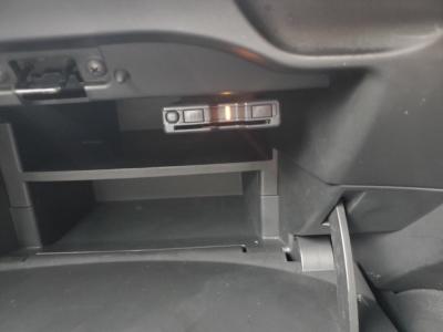 �m�[�g�@�V�����Îԁ@e-POWER��1.2L�ݼ�݂Ŕ��d�����d�C��100��Ӱ���쓮�Ť�R���28.8km/L������́��ϰ�ުݼ���ڰ������ؼު�ķ�&�߯�����ā����AC�ق���߼�݂́���ذ��ށ��׳����ޭ����������ؼު��ٰ��װ���ޱ�װ˰�����ٰ��C��ETC�Ȃǂ𑕔��