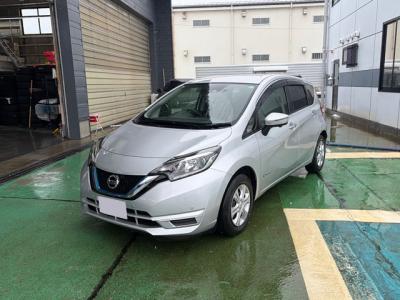 �m�[�g�@�V�����Îԁ@e-POWER��1.2L�ݼ�݂Ŕ��d�����d�C��100��Ӱ���쓮�Ť�R���28.8km/L������́��ϰ�ުݼ���ڰ������ؼު�ķ�&�߯�����ā����AC�ق���߼�݂́���ذ��ށ��׳����ޭ����������ؼު��ٰ��װ���ޱ�װ˰�����ٰ��C��ETC�Ȃǂ𑕔��