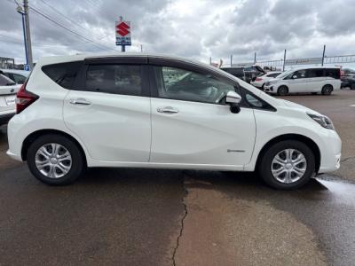 m[g@VÎԁ@e-POWER͓ڂ1.2Lݼ݂Ŕd100%Ӱ쓮ӰȂł̗͂͋ڽݽ̗ǂƗDꂽÏlŔR34.0km/L!éϰުݼڰط&߯āACق߼݂́ذپTV׳ޭؼުٰװETCȂǂtĂ܂!