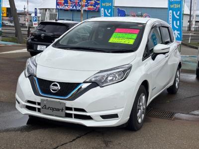 m[g@VÎԁ@e-POWER͓ڂ1.2Lݼ݂Ŕd100%Ӱ쓮ӰȂł̗͂͋ڽݽ̗ǂƗDꂽÏlŔR34.0km/L!éϰުݼڰط&߯āACق߼݂́ذپTV׳ޭؼުٰװETCȂǂtĂ܂!