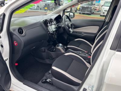 m[g@VÎԁ@e-POWER͓ڂ1.2Lݼ݂Ŕd100%Ӱ쓮ӰȂł̗͂͋ڽݽ̗ǂƗDꂽÏlŔR34.0km/L!éϰުݼڰط&߯āACق߼݂́ذپTV׳ޭؼުٰװETCȂǂtĂ܂!