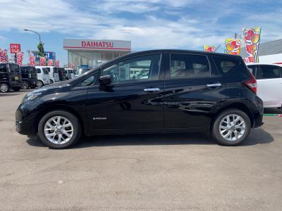 m[g@VÎԁ@e-POWER͓ڂ1.2Lݼ݂Ŕd100%Ӱ쓮ӰȂł̗͂͋ڽݽ̗ǂƗDꂽÏlŔR34.0km/L!éϰުݼڰط&߯āACЂق߼݂́ذپTVETCȂǂtĂ܂IӊOƊ󏭐Fׯł!