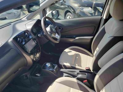 �m�[�g�@�V�����Îԁ@1.2L�ݼ�݂Ŕ��d���100%Ӱ���쓮�ő��s����e��ܰ�Ӱ���Ȃ�ł̗͂͋���ڽ��ݽ�̗ǂ������ƗD�ꂽ�Ïl���ŔR���34.0km/L!���ϰ�ުݼ���ڰ������ؼު�ķ������AC��LEDͯ��ײā�15�����Ђق���߼�݂́���ذ����پ��TV���׳���V����&���ؼު��ٰ��װ�����бѲ��ر(ڻް���)��ETC���t���Ă��܂�!