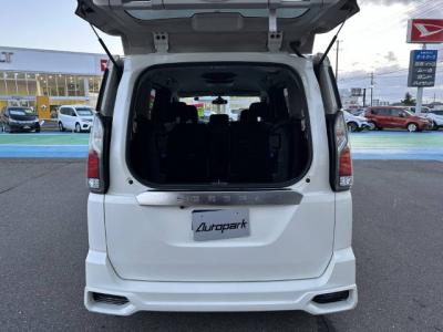 �Z���i�@�V�����Îԁ@Sʲ��د�ނ��̗p���R���17.2km/L���ï�Ver.��ײ�ް�ɂ́���p�ٴ�ہ���p�����޼�ā�16������P��Ё��ϰ�ުݼ���ڰ������ذ&�߯����������ٰ��C���ݽ��ذ��ܰ�ײ���ޱ�Ȃǂ̂ق���߼�݂́�LEDͯ��ײā���ذ����پ��TV&�ޯ���ׁ��د���޳�������ETC���t���Ă��܂�!