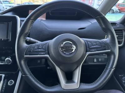 �Z���i�@�V�����Îԁ@Sʲ��د�ނ��̗p���R���17.2km/L���ï�Ver.��ײ�ް�ɂ́���p�ٴ�ہ���p�����޼�ā�16������P��Ё��ϰ�ުݼ���ڰ������ذ&�߯����������ٰ��C���ݽ��ذ��ܰ�ײ���ޱ�Ȃǂ̂ق���߼�݂́�LEDͯ��ײā���ذ����پ��TV&�ޯ���ׁ��د���޳�������ETC���t���Ă��܂�!