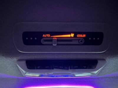 �Z���i�@�V�����Îԁ@Sʲ��د�ނ��̗p���R���17.2km/L���ï�Ver.��ײ�ް�ɂ́���p�ٴ�ہ���p�����޼�ā�16������P��Ё��ϰ�ުݼ���ڰ������ذ&�߯����������ٰ��C���ݽ��ذ��ܰ�ײ���ޱ�Ȃǂ̂ق���߼�݂́�LEDͯ��ײā���ذ����پ��TV&�ޯ���ׁ��د���޳�������ETC���t���Ă��܂�!