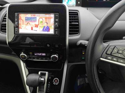 �Z���i�@�V�����Îԁ@4WD��Sʲ��د�ނ��̗p��CVT�ƂŔR���15.0km/L����ʎd�l�ԂŁ�������ܰ�ײ���ޱ���ϰ�ުݼ���ڰ�����÷�&�߯�����ā����K�߯�(���ݸ޽ײ��2nd��ĥ����ޯ�ð���&USB�d��)����ގ�tPKG(����ٽ����6��߰��)�ق����߼�݂́���ذ����پ��TV���׳����ޭ�������ETC�t���