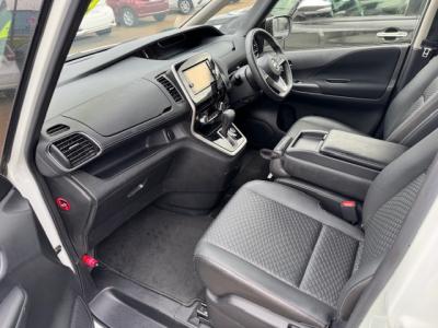 Zi@VÎԁ@ʲدނŔR17.2km/LHV2ɂ́LEDͯײāݽذSDrݸ޽ײ2ndāϰުݼڰذ&ٰ߯C16ЂȂǂ̑߼݂́ذپTV׳ޭETCtĂ܂B