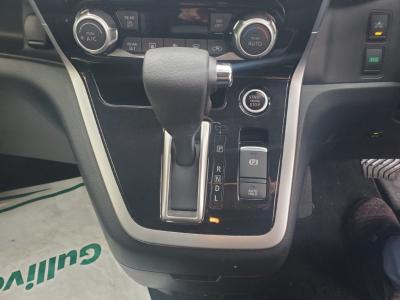 �Z���i�@�V�����Îԁ@�����ʲ��د�ނŔR��17.2km/L�H���V��2�ɂ́�LEDͯ��ײā������ݽ��ذ���SDr�����ݸ޽ײ��2nd��ā��ϰ�ުݼ���ڰ������ذ&�߯�����ĂȂǂ̑����߼�݂́�9�������پ��TV���د���޳�����������߲ۯ�(ڰ�ް�ٰ��C)���׳����ޭ���ׁ����ؼު��ٰ��װ�����˰��&�����˰����ETC���t���Ă��܂��B