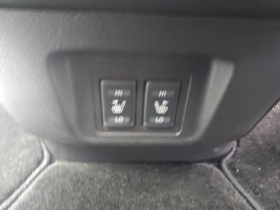 �Z���i�@�V�����Îԁ@�����ʲ��د�ނŔR��17.2km/L�H���V��2�ɂ́�LEDͯ��ײā������ݽ��ذ���SDr�����ݸ޽ײ��2nd��ā��ϰ�ުݼ���ڰ������ذ&�߯�����ĂȂǂ̑����߼�݂́�9�������پ��TV���د���޳�����������߲ۯ�(ڰ�ް�ٰ��C)���׳����ޭ���ׁ����ؼު��ٰ��װ�����˰��&�����˰����ETC���t���Ă��܂��B